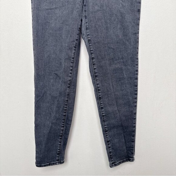 Levi's Womens Size 25 High Waisted Mom Jeans - Picture 7 of 16